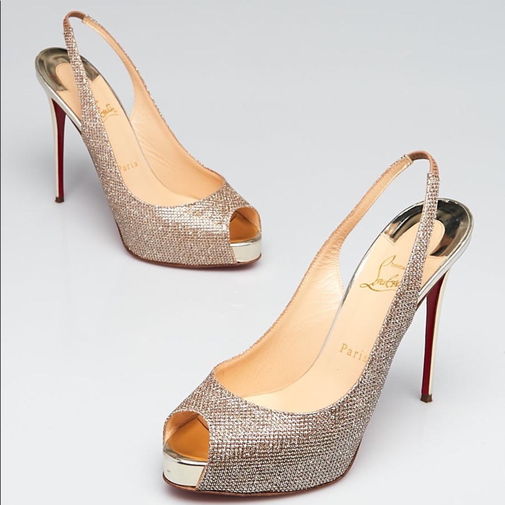 🔥🔥SOLD Authentic Christian Louboutin 🔥🔥🔥🔥